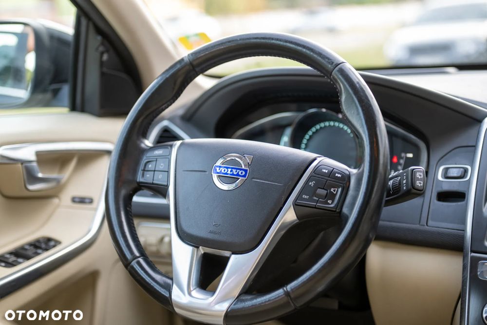 Volvo XC 60 D5 AWD Summum - 16