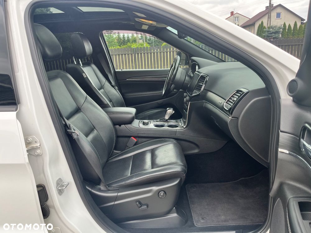 Jeep Grand Cherokee - 27