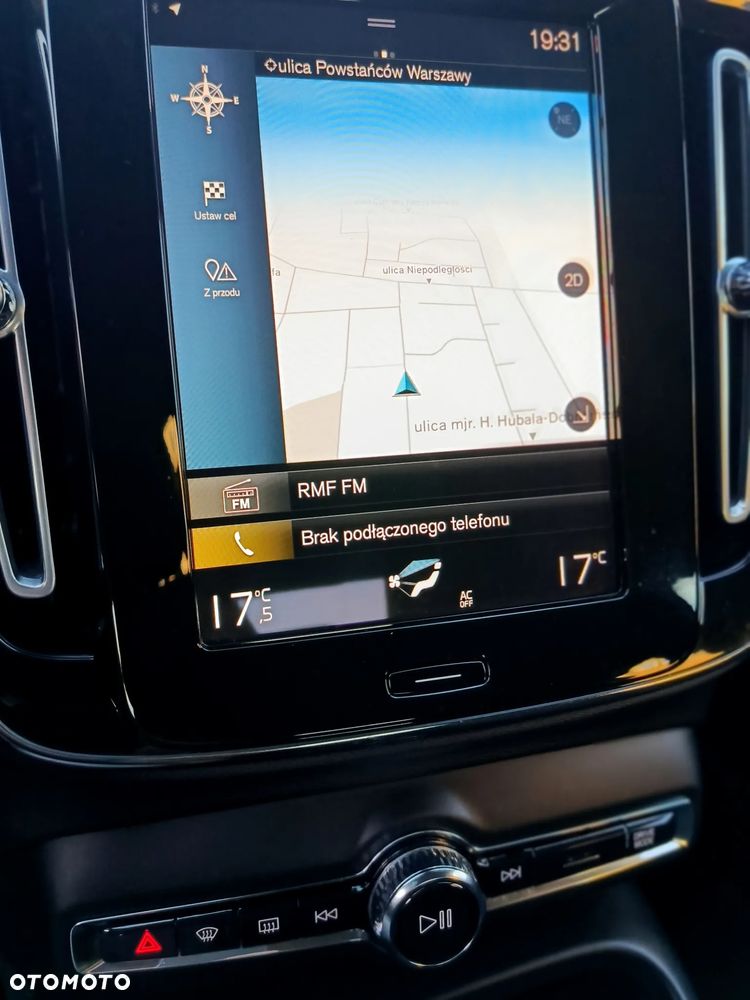 Volvo XC 40 T2 Momentum Pro - 28