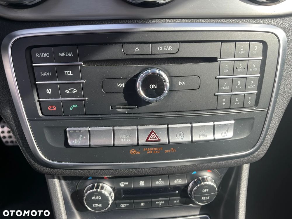 Mercedes-Benz GLA 200 7G-DCT AMG Line - 16