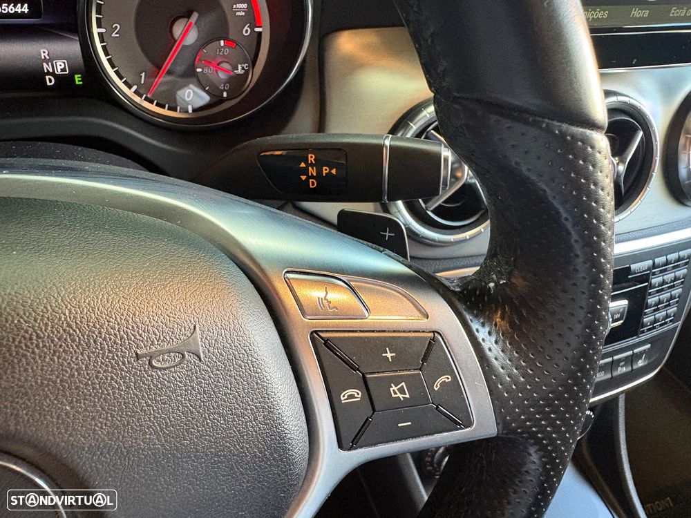 Mercedes-Benz CLA 220 CDI 7G-DCT AMG Line - 42