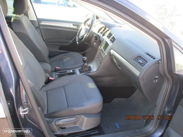 VW Golf 1.6 TDi Confortline - 8