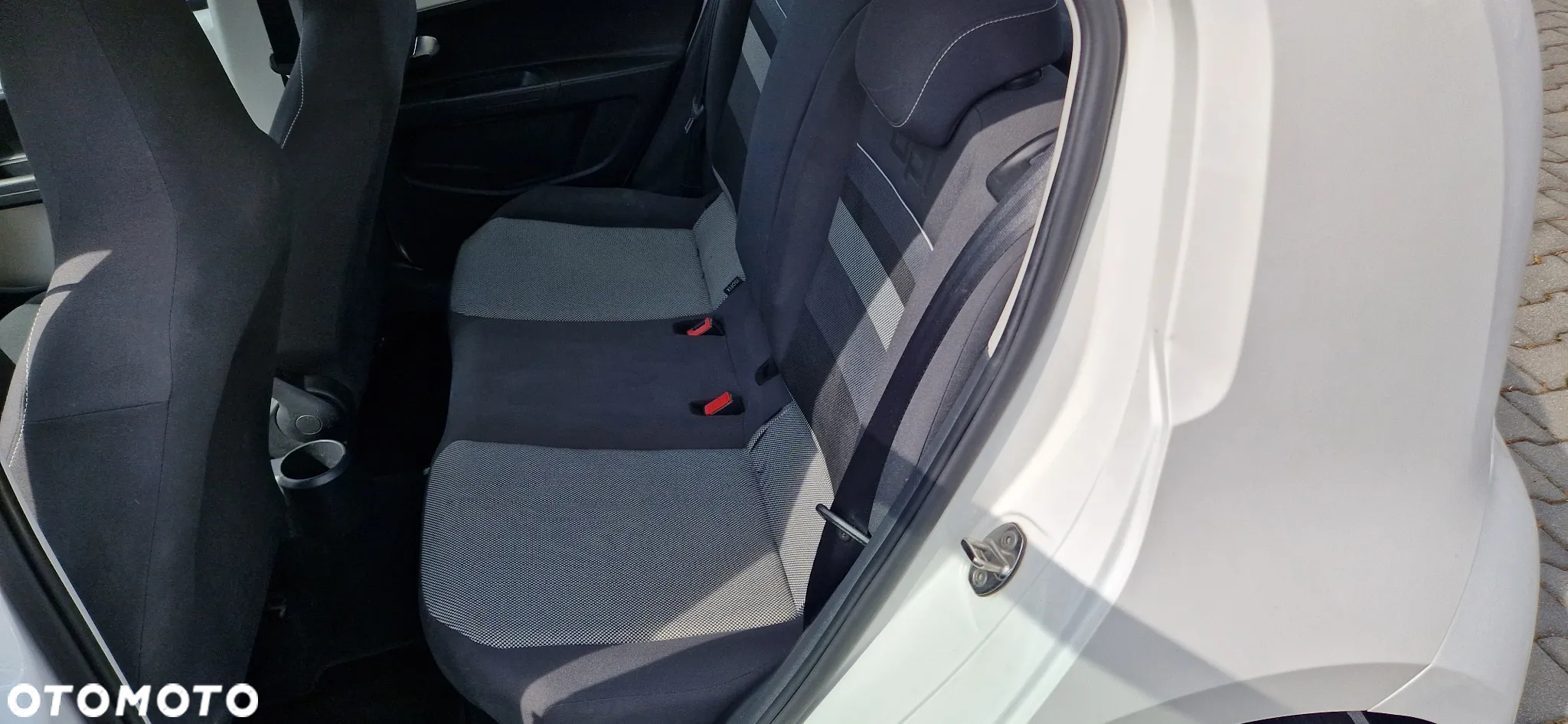 Volkswagen up! cheer - 13