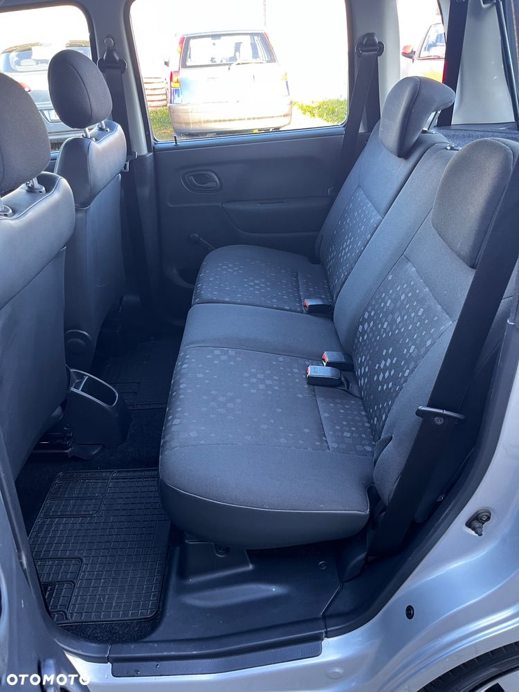 Opel Agila 1.0 12 V - 11