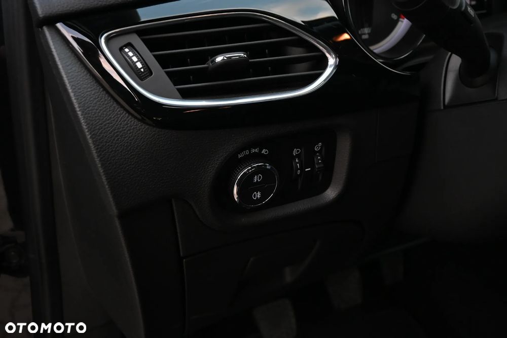 Opel Astra 1.4 Turbo Sport - 36