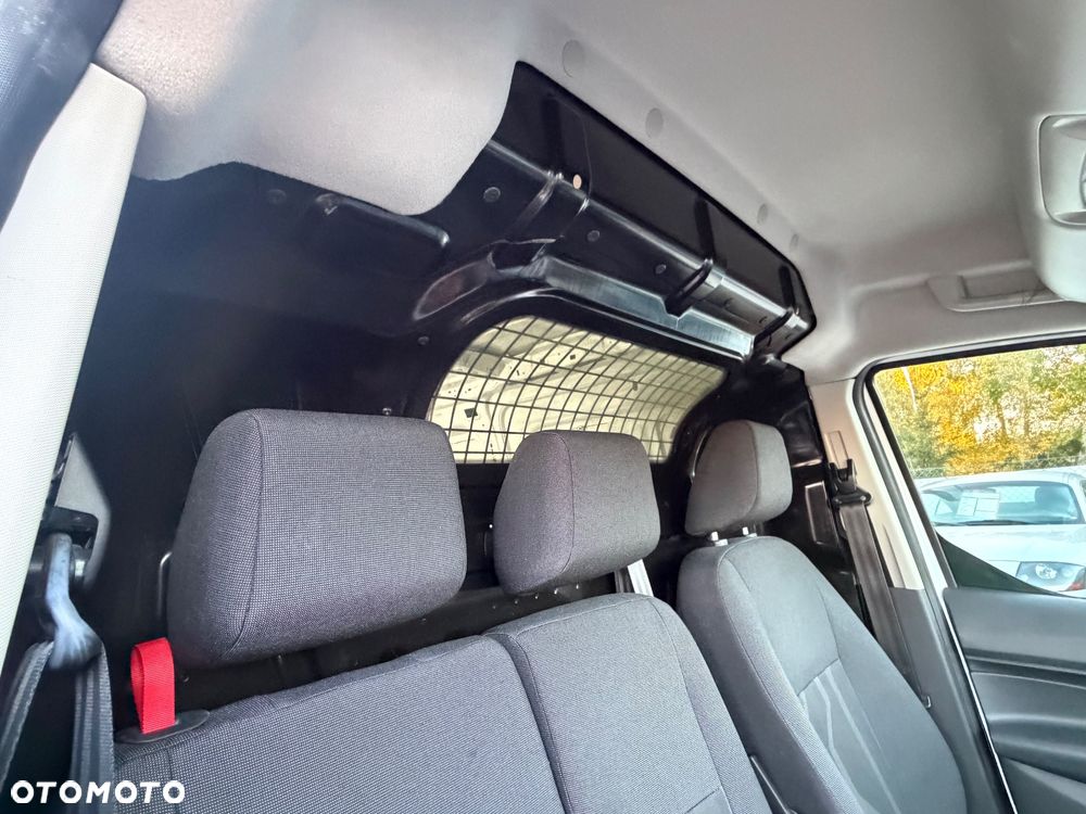 Ford Transit Connect - 19