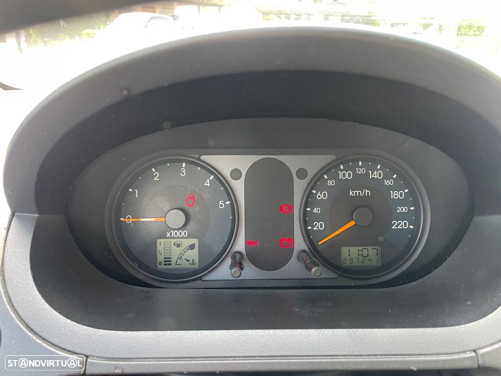Ford Fiesta 1.4 TDCI Ambiente - 12