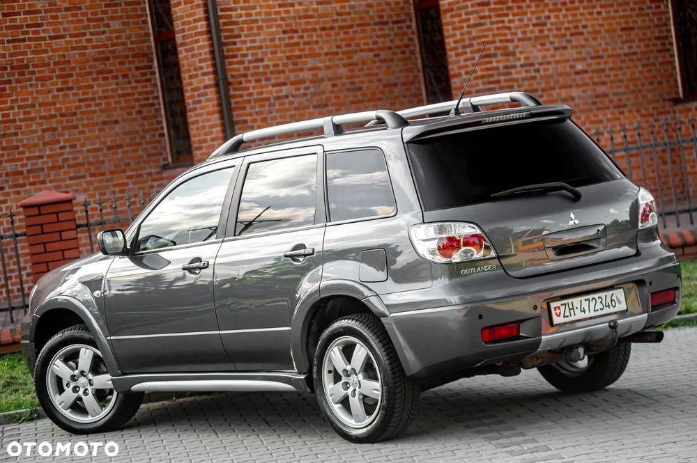 Mitsubishi Outlander - 11