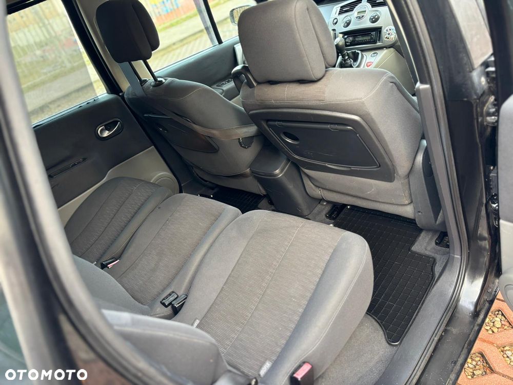 Renault Scenic 2.0 16V Emotion - 5