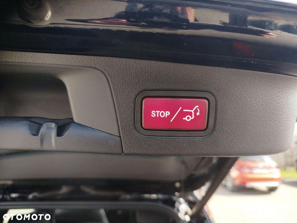 Mercedes-Benz GLA - 23