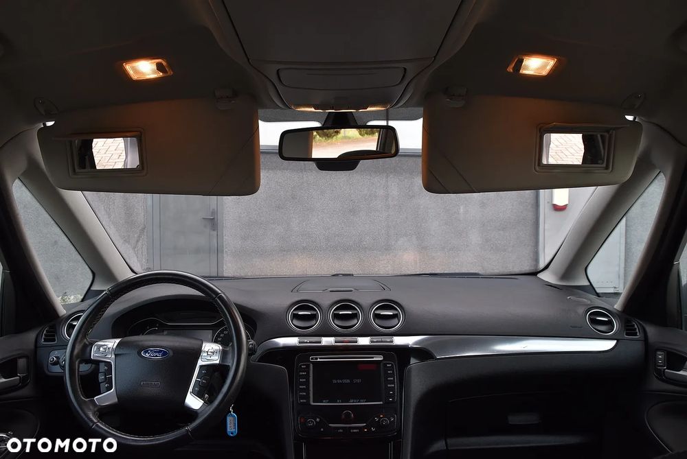 Ford Galaxy - 24