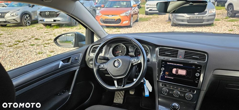 Volkswagen Golf - 21