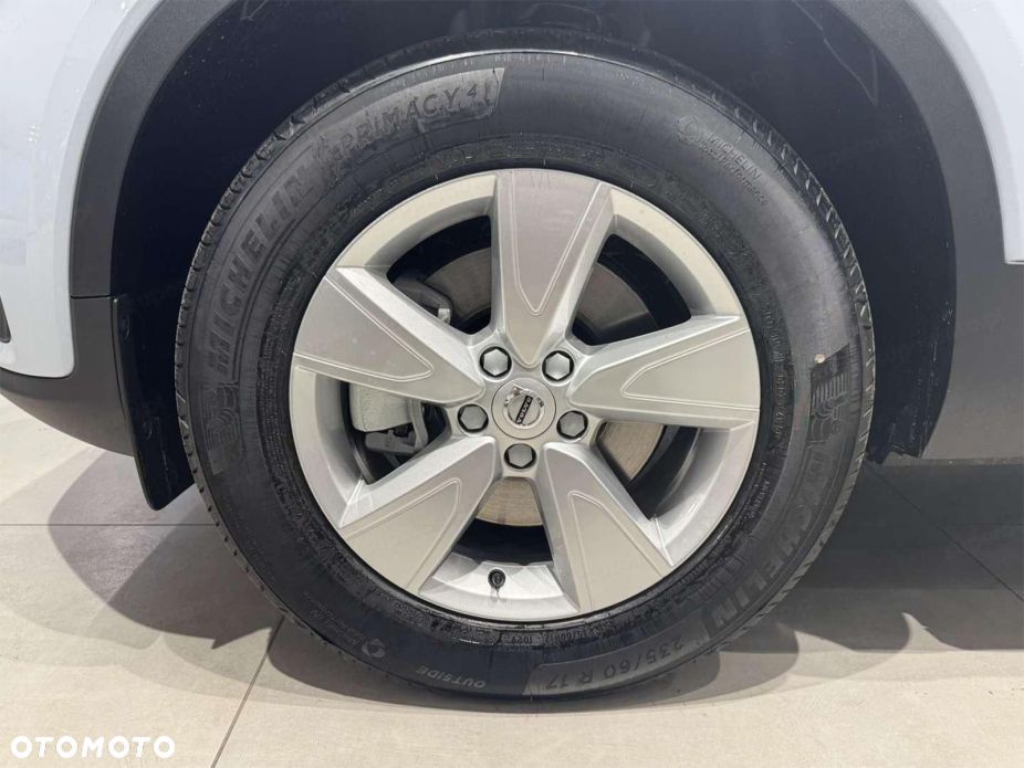 Volvo XC 40 B3 Essential - 17