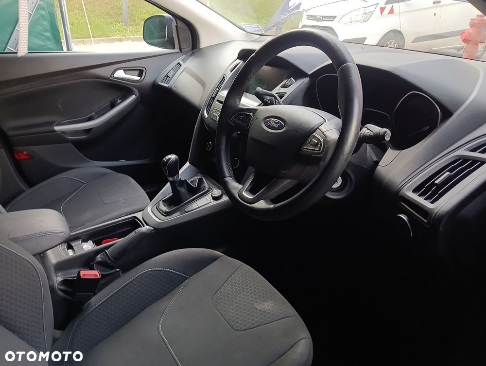 Ford Focus 1.0 EcoBoost Ambiente - 6