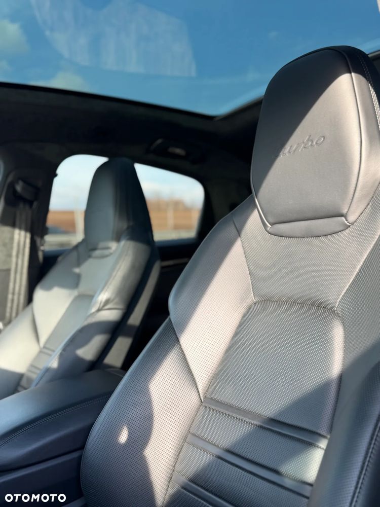 Porsche Cayenne Turbo - 33