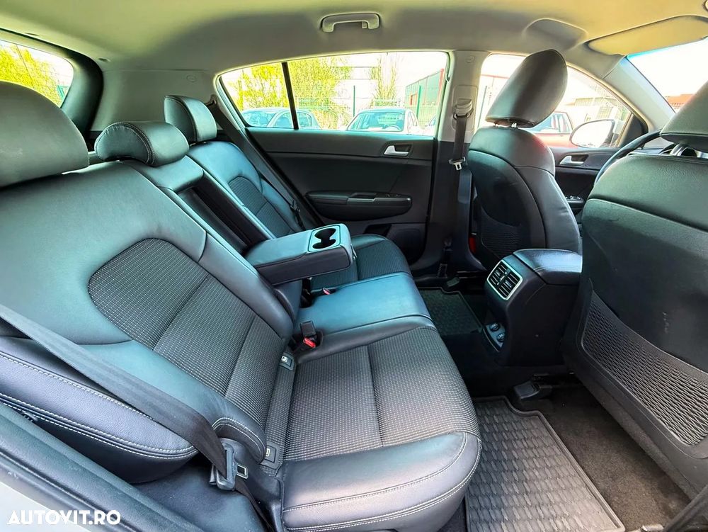 Kia Sportage 1.6 GDI 2WD ISG Spirit - 23