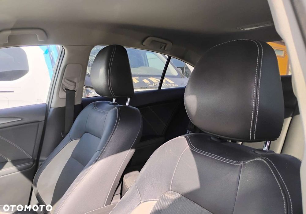 Toyota Avensis - 9