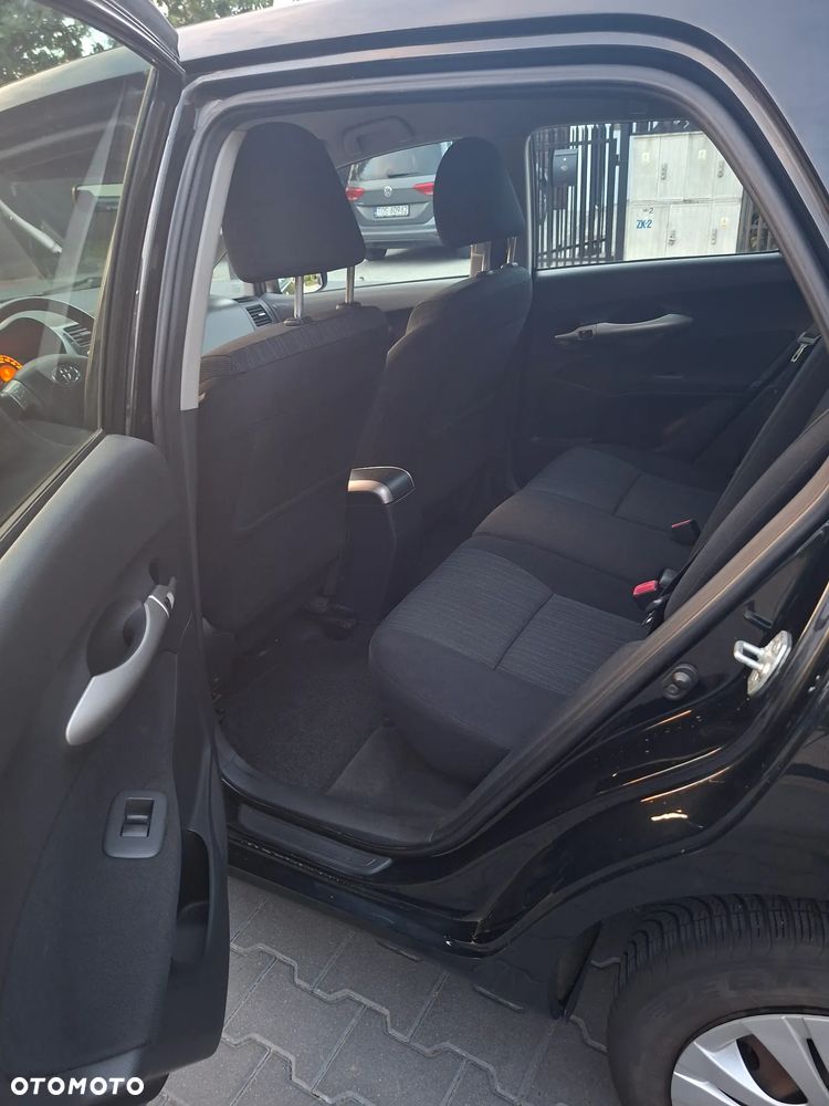 Toyota Auris 2.0 D-4D - 12