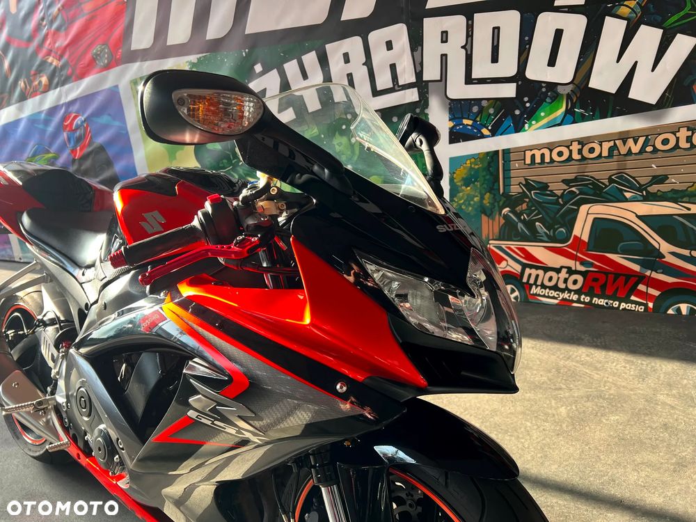 Suzuki GSX-R - 6