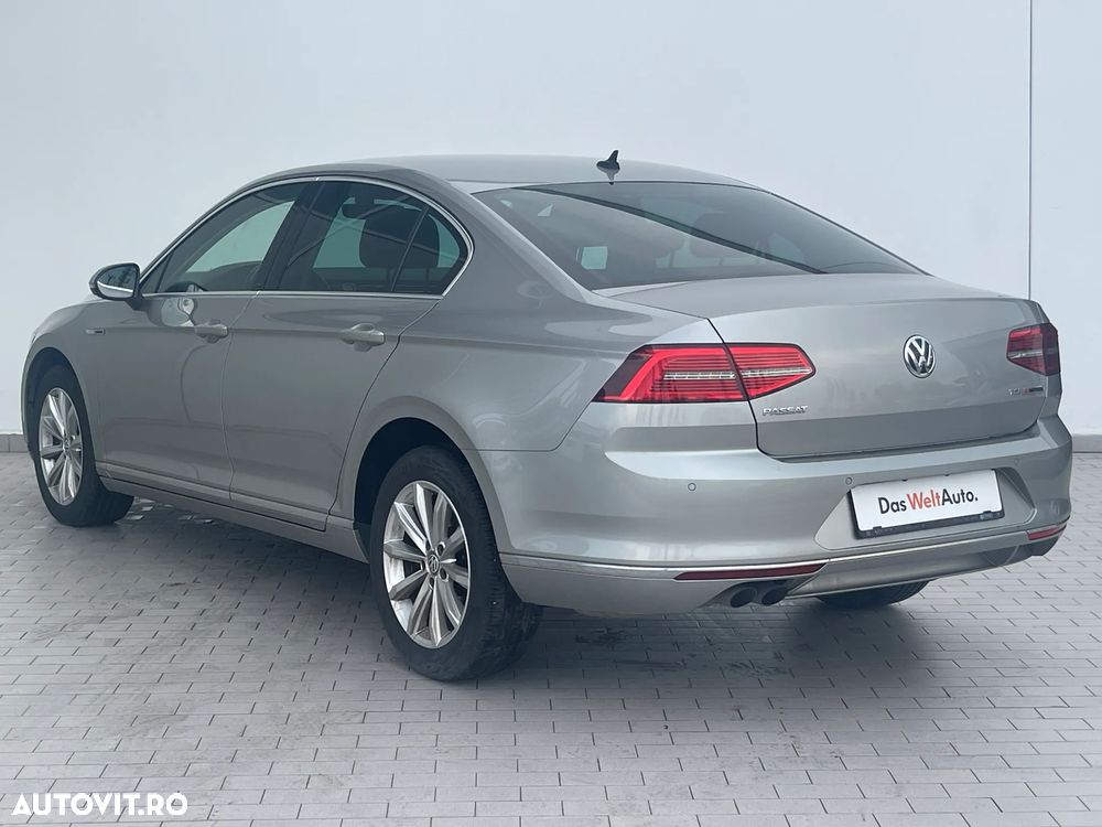 Volkswagen Passat - 6