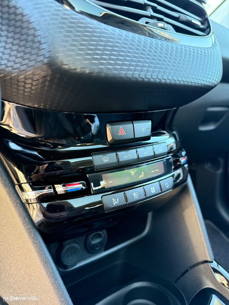 Peugeot 2008 PureTech 130 Stop&Start Allure - 24