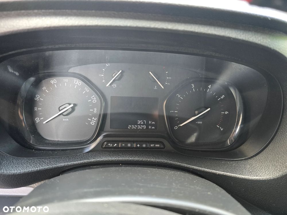 Peugeot Expert - 12