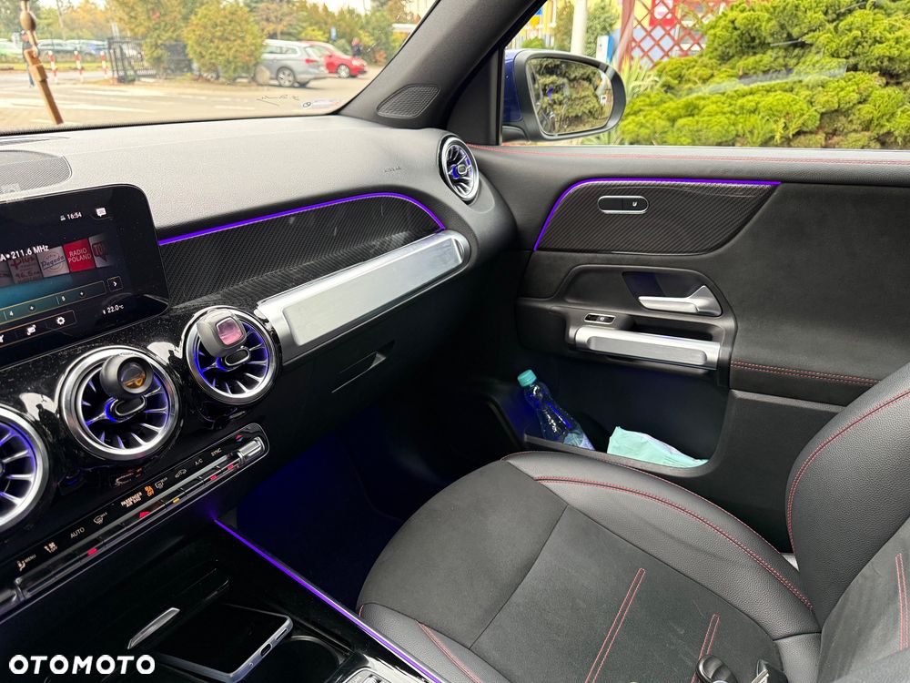 Mercedes-Benz GLB 200 4-Matic AMG Line 8G-DCT - 8