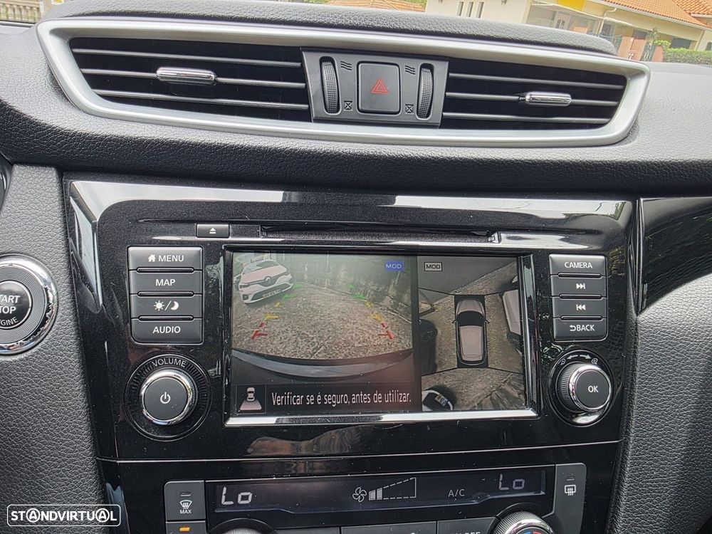 Nissan Qashqai 1.5 dCi N-Connecta J18 - 12