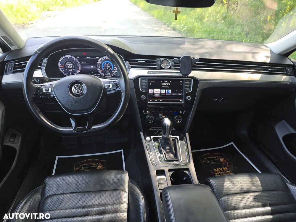Volkswagen Passat 2.0 TDI DSG Highline - 14