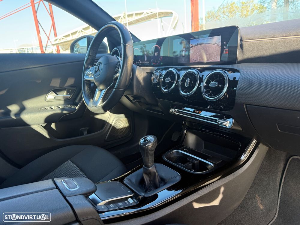 Mercedes-Benz CLA 180 d Shooting Brake Progressive - 18