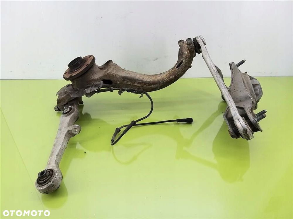 Zwrotnica prawa przód Audi A8 D2 1994-2002 2,5 TDI - 3