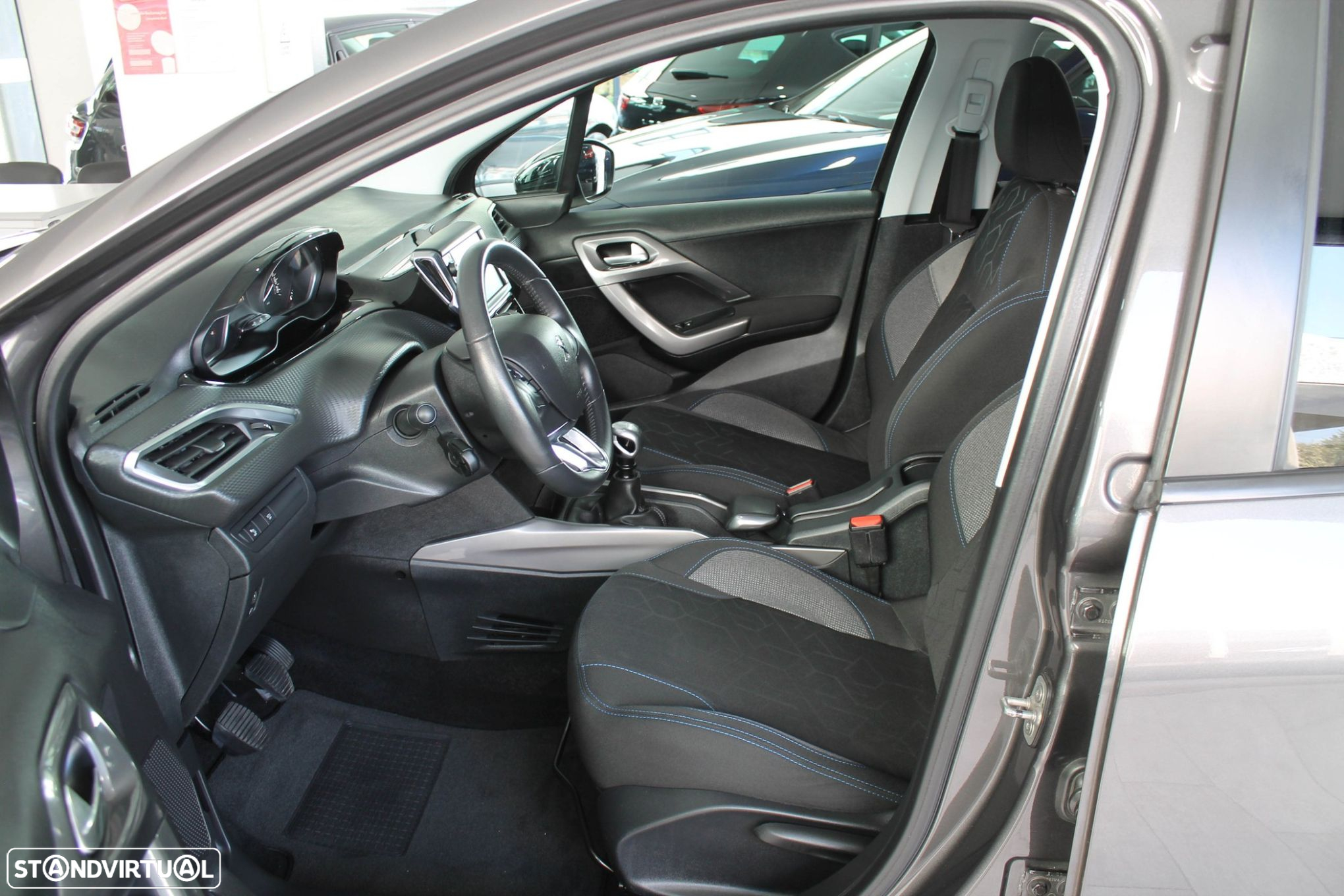 Peugeot 2008 1.5 BlueHDi Style - 11