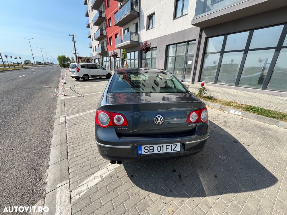 Volkswagen Passat Variant 2.0 TDI Highline - 2