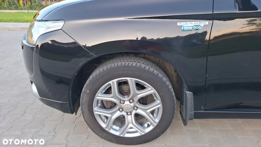 Mitsubishi Outlander - 14