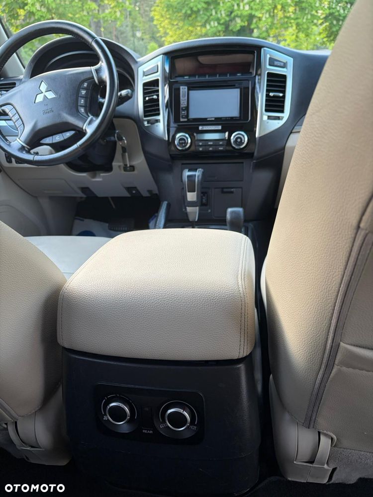 Mitsubishi Pajero 3.2 DID Limited Edition - 17