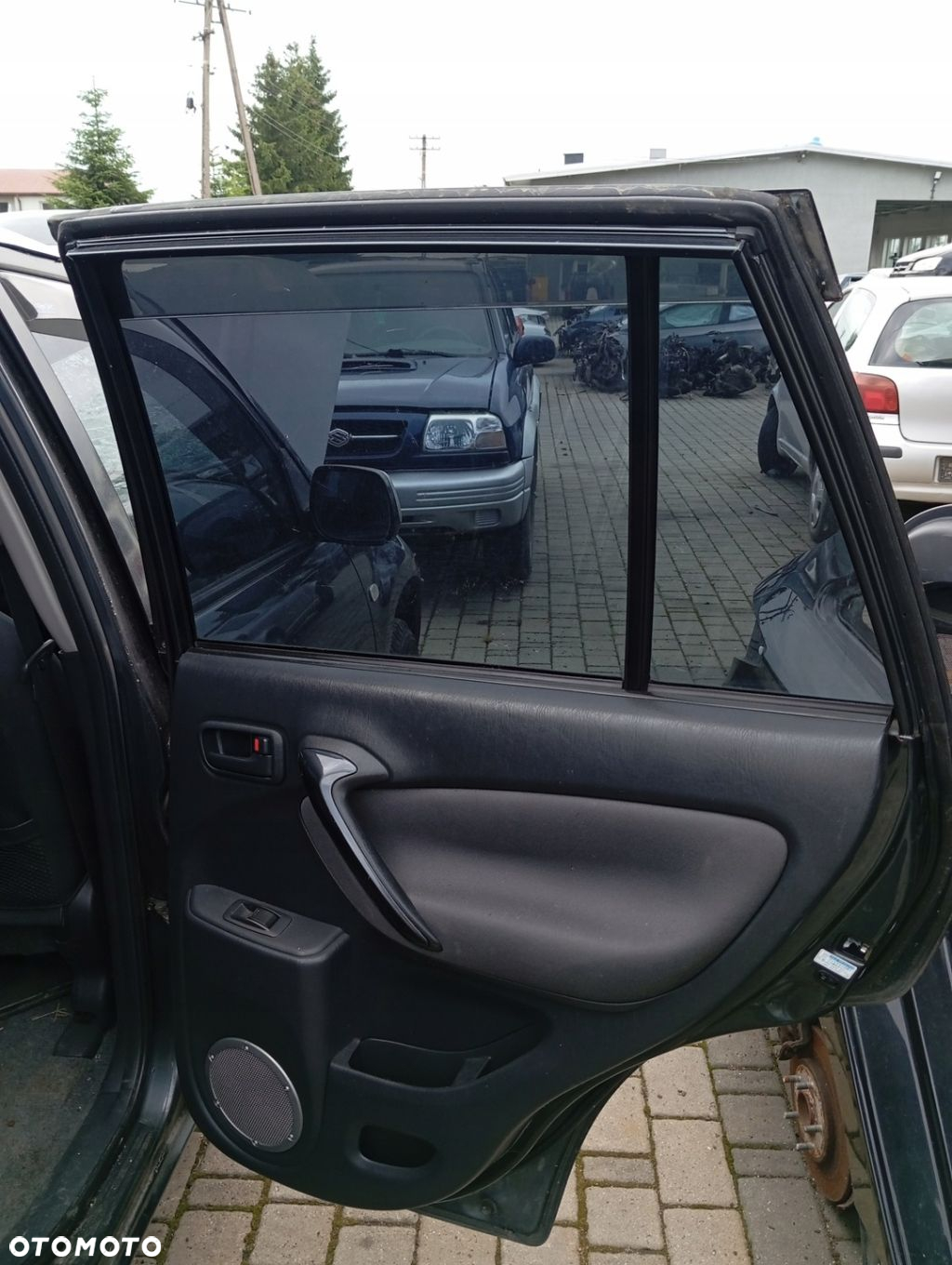 TOYOTA RAV4 II LIFT 5D DRZWI PRAWY TYŁ TYLNE GOŁE 1E0 - 2