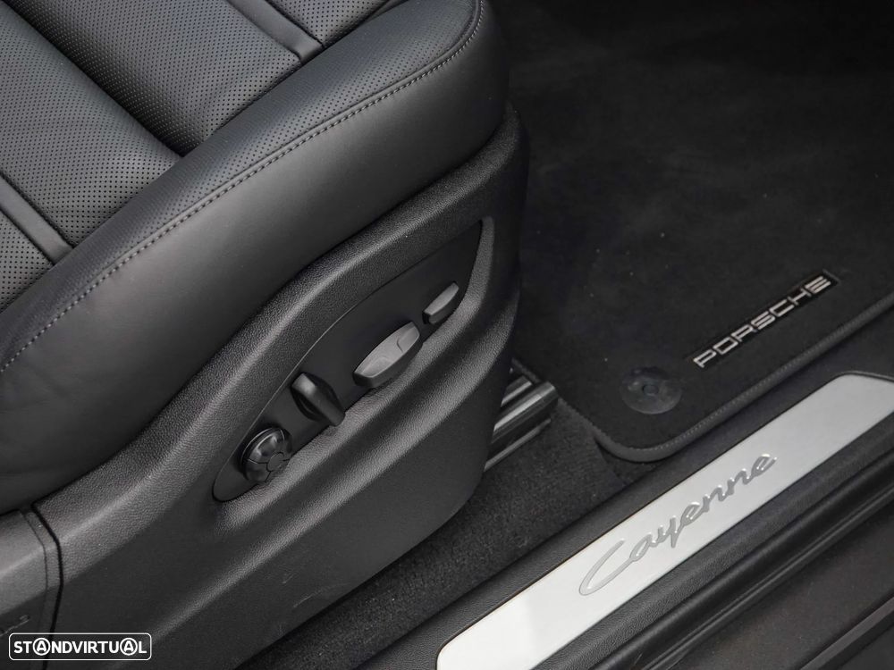Porsche Cayenne - 23