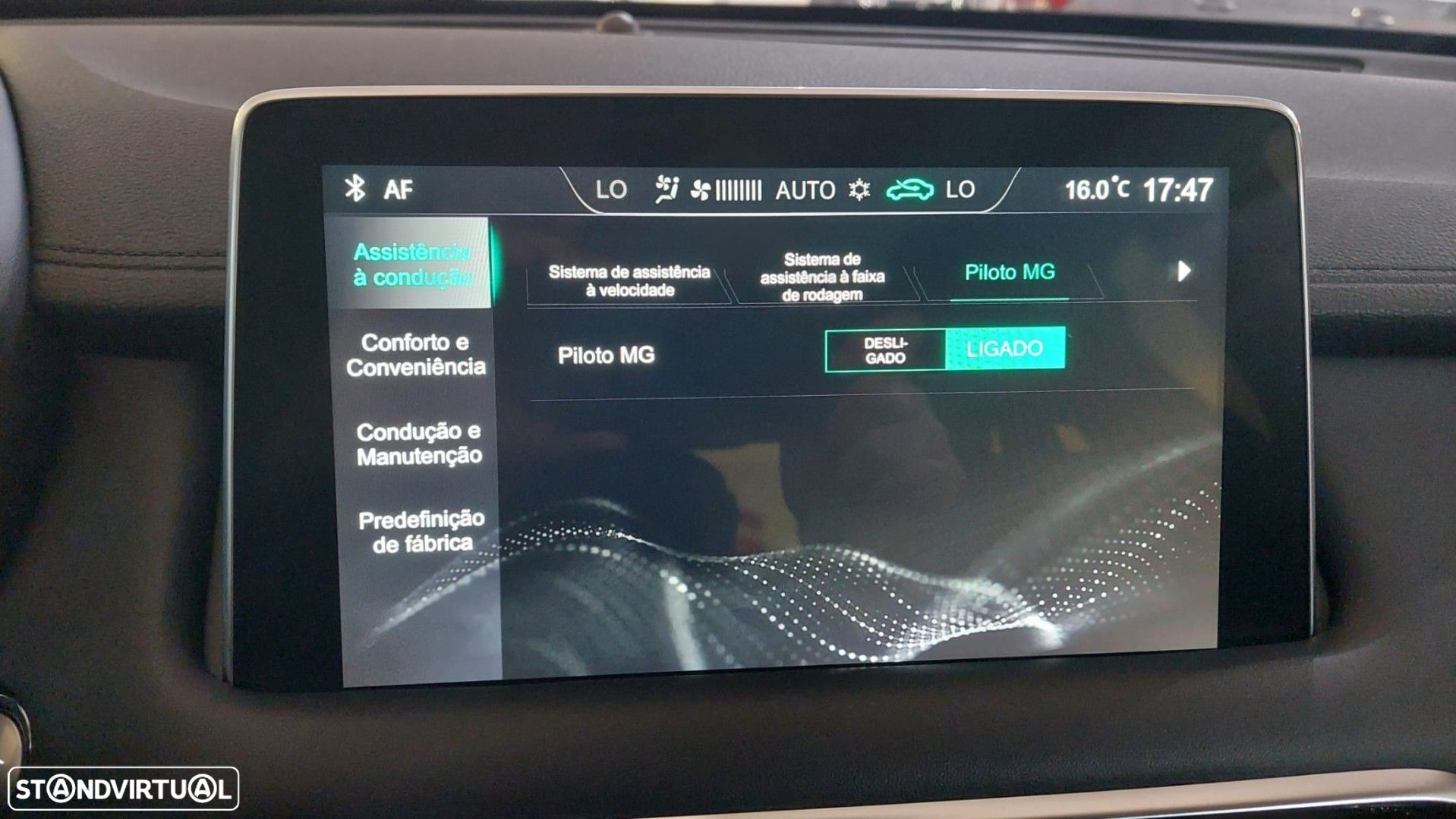 MG EHS PHEV Luxury - 30