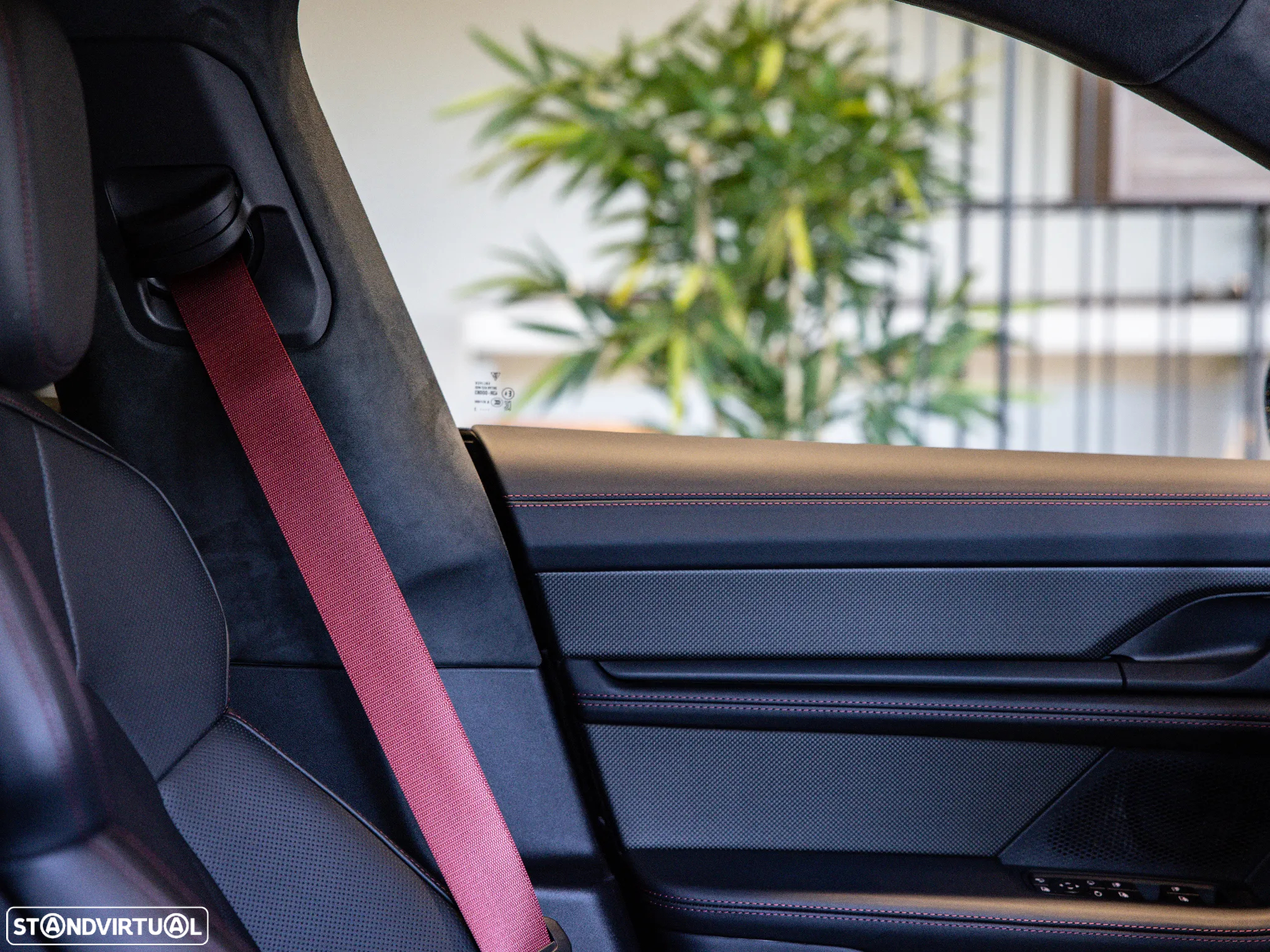Porsche Taycan Cross Turismo Turbo - 36