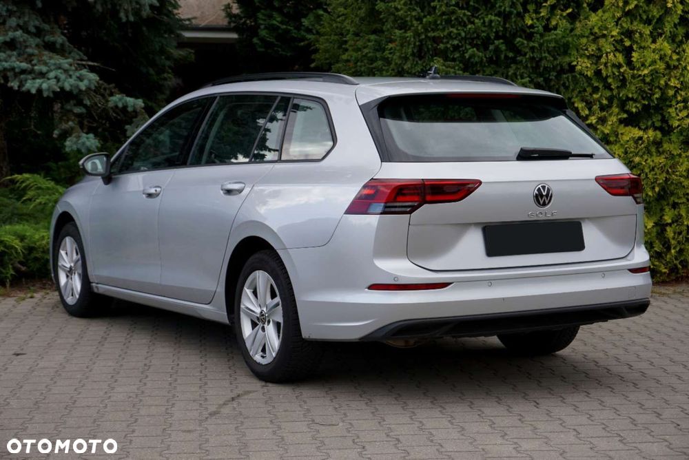 Volkswagen Golf - 8