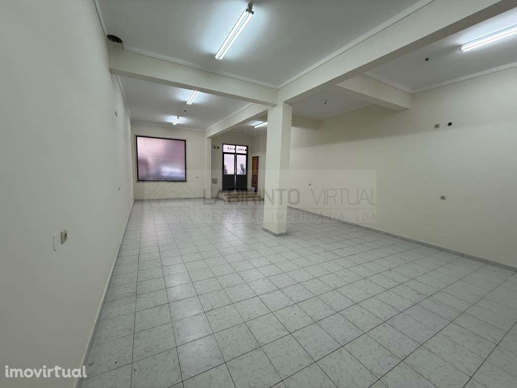 Vende-se Loja ampla em São Marcos, no Cacém - Sintra - Grande imagem: 2/6