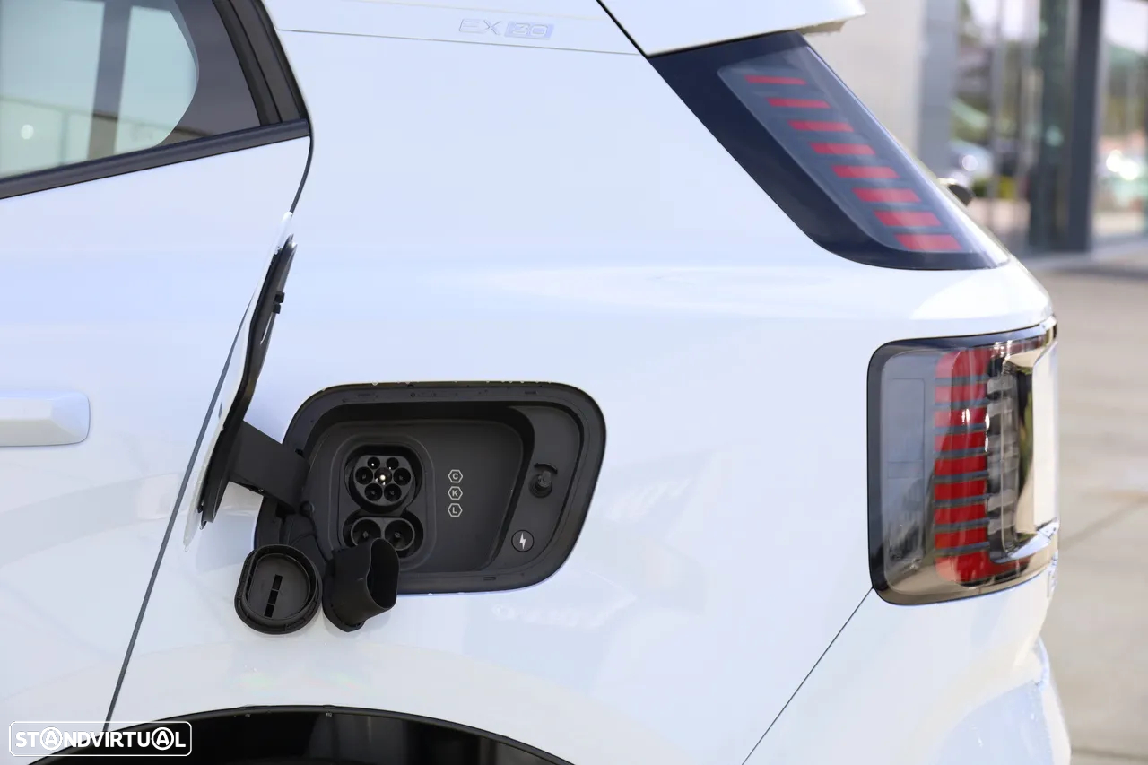 Volvo EX30 69 kWh Single Motor Extended Range Core - 2