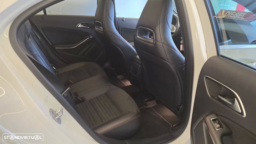 Mercedes-Benz A 200 d AMG Line - 43