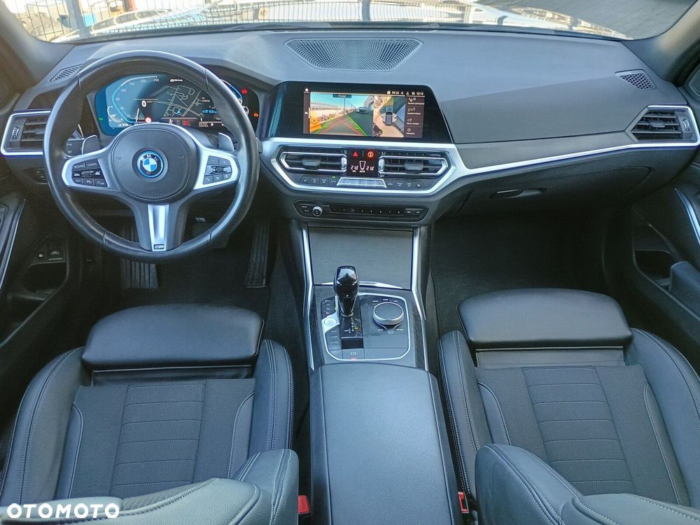 BMW Seria 3 - 16