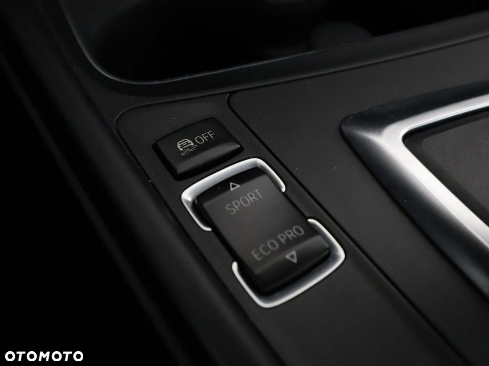 BMW Seria 3 318d Advantage - 28
