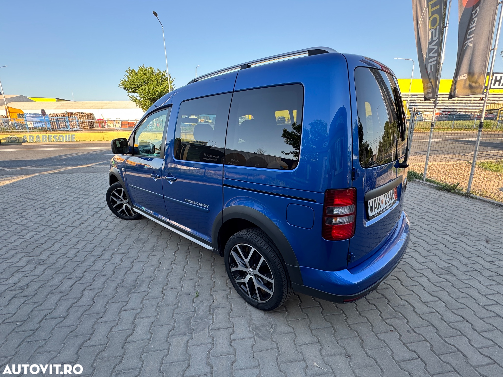 Volkswagen Caddy 2.0 TDI 4Motion Trendline - 4