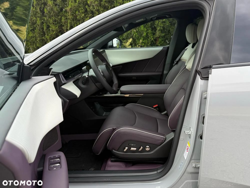 Mazda EZ-60 - 13