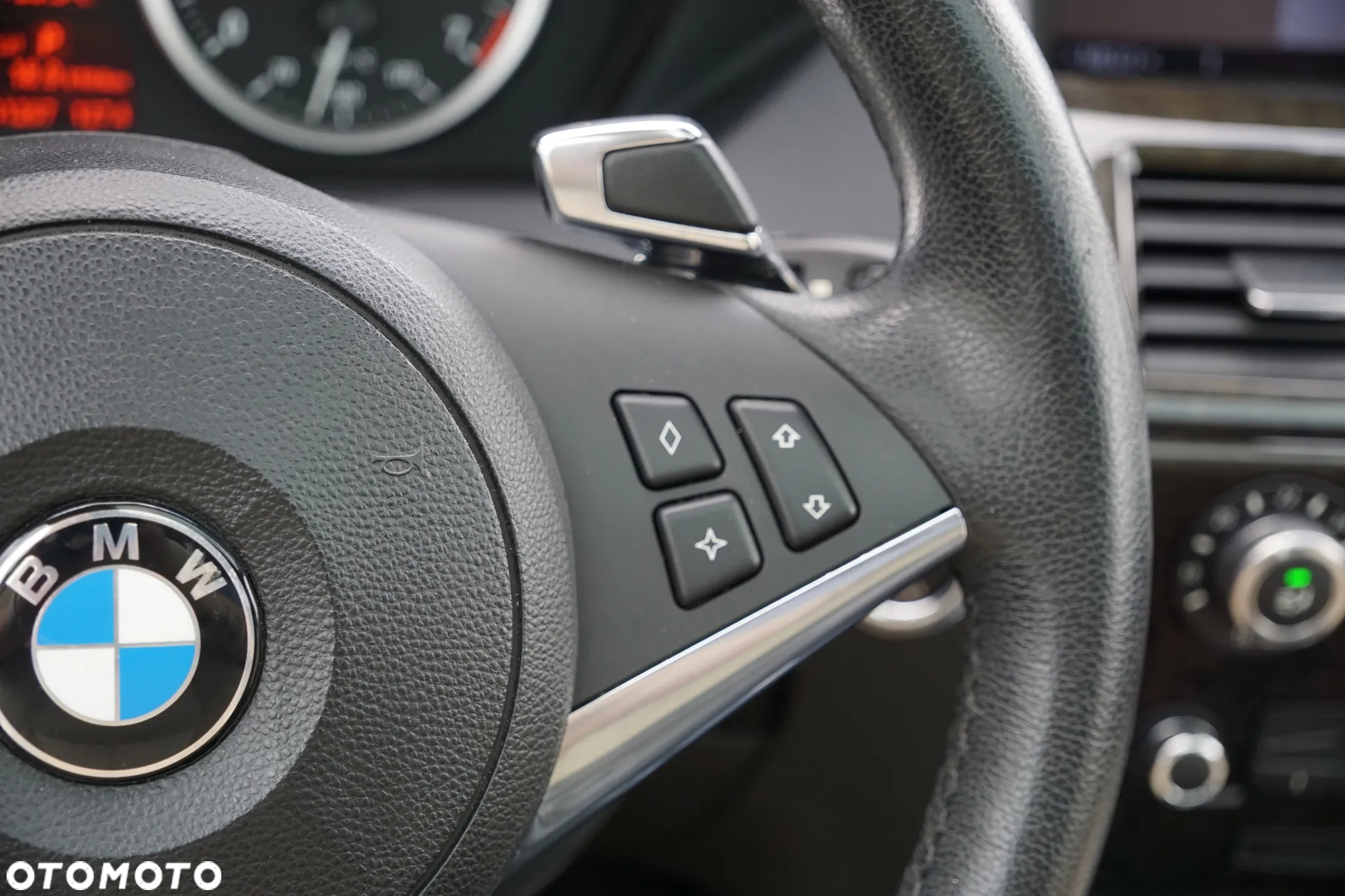 BMW Seria 6 650 i - 38