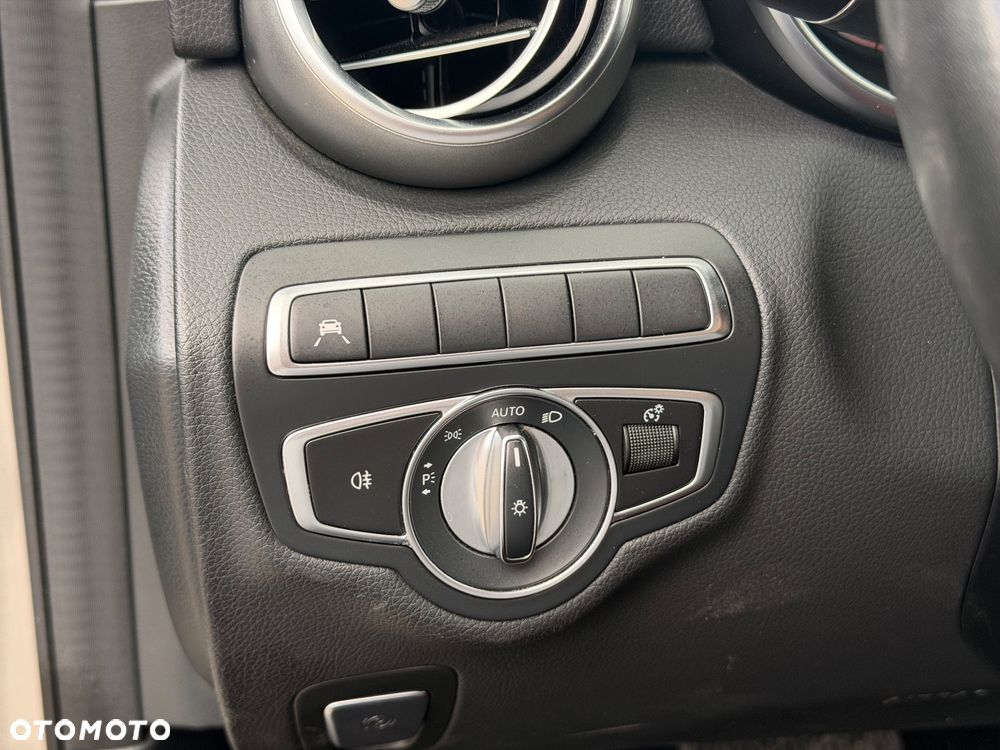 Mercedes-Benz Klasa C 220 d 4MATIC 9G-TRONIC - 19
