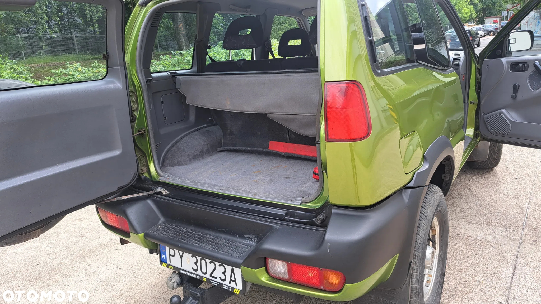 Nissan Terrano II 2.4 SR - 20